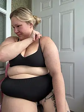 PiggyRose online show from 31, 7, 2026