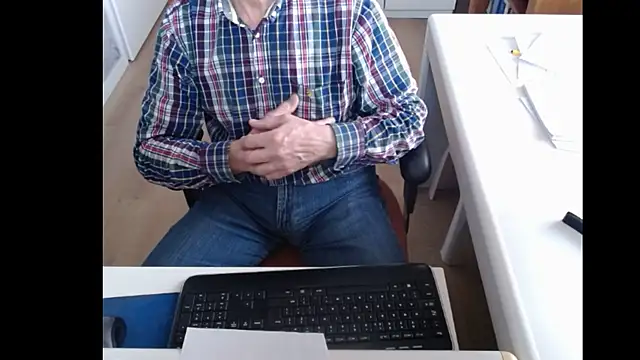 Snapshot of dutchpornking chatting on 3, 2, 2025 dutchpornking online show from 3, 2, 2025