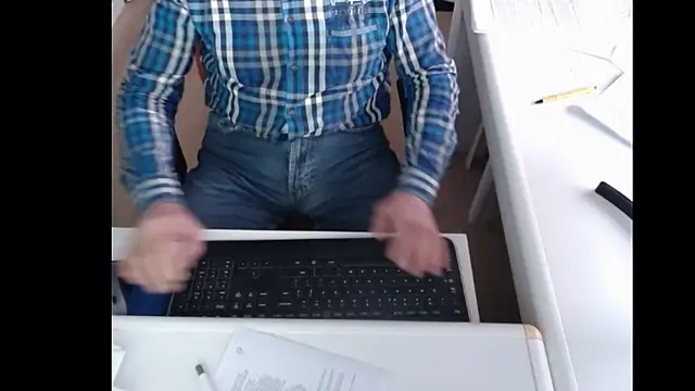 Snapshot of dutchpornking chatting on 11, 2, 2025 dutchpornking online show from 11, 2, 2025