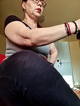 Snapshot of Chriss_Tinaa chatting on 19, 5, 2026 Chriss Tinaa online show from 19, 5, 2026