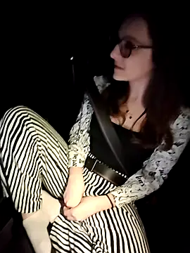 Tinas5 online show from 5, 3, 2026