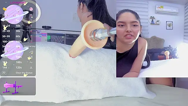 Snapshot of sofi_velez chatting on 8, 2, 2025 sofi velez online show from 8, 2, 2025