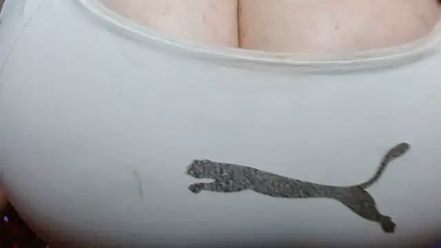 Snapshot of AnnyelinnaLove chatting on 15, 1, 2025 AnnyelinnaLove online show from 15, 1, 2025