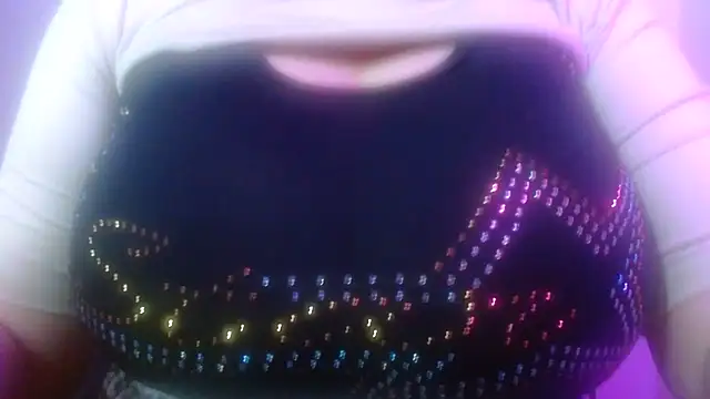 Snapshot of AnnyelinnaLove chatting on 25, 9, 2025 AnnyelinnaLove online show from 25, 9, 2025