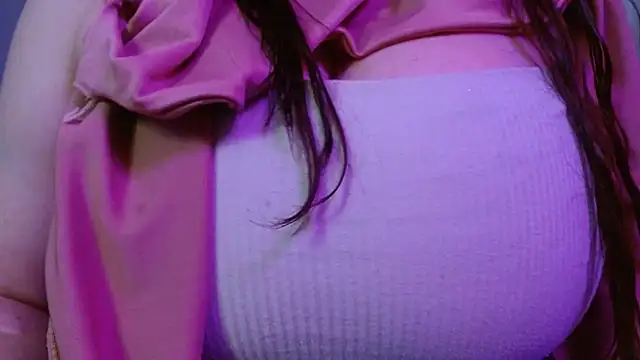 Snapshot of AnnyelinnaLove chatting on 9, 10, 2025 AnnyelinnaLove online show from 9, 10, 2025