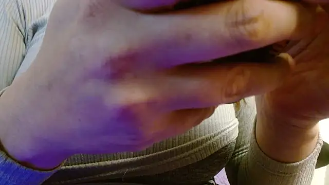 Snapshot of AnnyelinnaLove chatting on 10, 10, 2025 AnnyelinnaLove online show from 10, 10, 2025