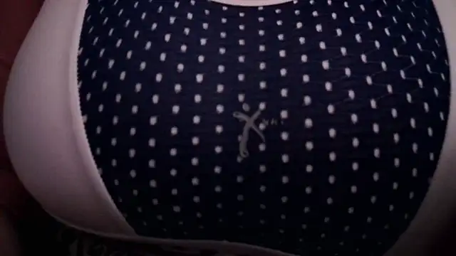 Snapshot of AnnyelinnaLove chatting on 22, 12, 2025 AnnyelinnaLove online show from 22, 12, 2025