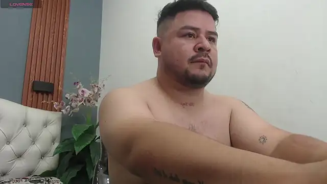 Snapshot of oso_dirty_ chatting on 8, 4, 2026 oso dirty online show from 8, 4, 2026