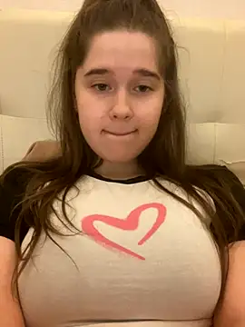 Snapshot of HornyGirlH chatting on 20, 10, 2025 HornyGirlH online show from 20, 10, 2025