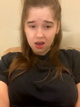 Snapshot of HornyGirlH chatting on 30, 10, 2025 HornyGirlH online show from 30, 10, 2025