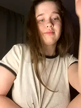 Snapshot of HornyGirlH chatting on 3, 11, 2025 HornyGirlH online show from 3, 11, 2025