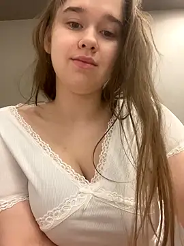 Snapshot of HornyGirlH chatting on 16, 12, 2025 HornyGirlH online show from 16, 12, 2025