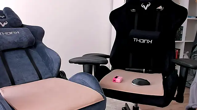 hotblonds online show from 9, 10, 2025