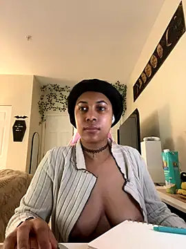 Snapshot of goddessxdreaxo chatting on 10, 9, 2025 goddessxdreaxo online show from 10, 9, 2025