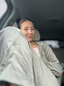 YOUR-KARINA online show from 5, 3, 2025