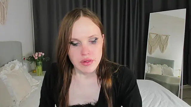 Snapshot of EffieMinki chatting on 3, 5, 2026 EffieMinki online show from 3, 5, 2026