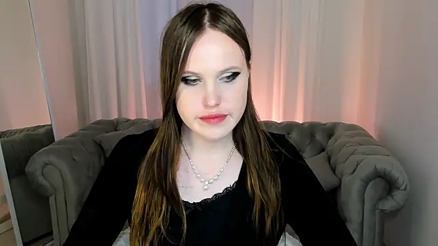 Snapshot of EffieMinki chatting on 5, 7, 2026 EffieMinki online show from 5, 7, 2026