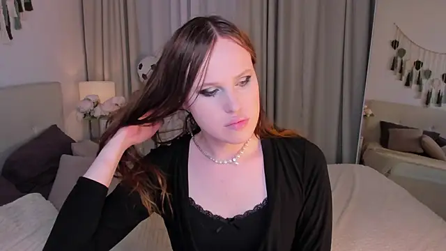 Snapshot of EffieMinki chatting on 9, 7, 2026 EffieMinki online show from 9, 7, 2026