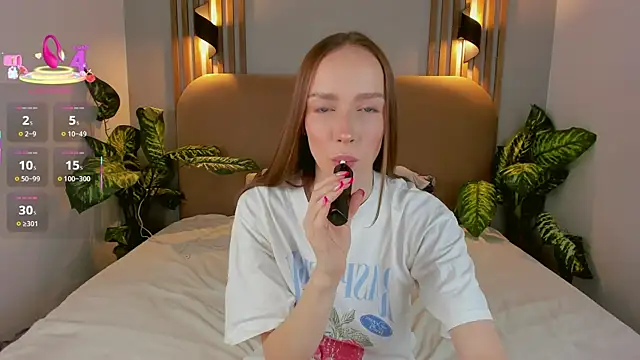 Kira Quinn online show from 7, 11, 2025