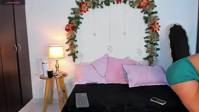 SarahCinnamon- online show from 9, 1, 2026