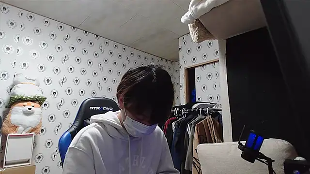 Snapshot of pychan chatting on 4, 3, 2025 pychan online show from 4, 3, 2025