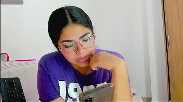 moana taylor online show from 9, 5, 2026