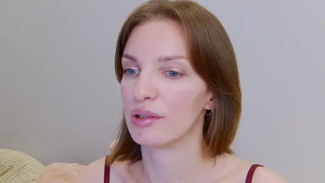 Snapshot of Beauty_Alex chatting on 4, 1, 2025 Beauty Alex online show from 4, 1, 2025