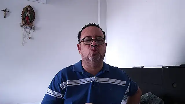 Snapshot of djtomxxx2777 chatting on 18, 10, 2025 djtomxxx2777 online show from 18, 10, 2025