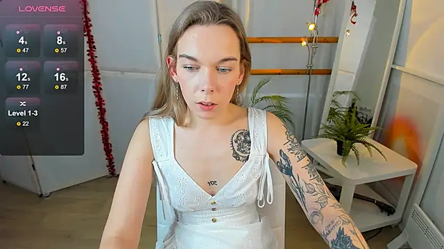 LyraFoster online show from 9, 1, 2025