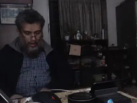 Snapshot of HOW70 chatting on 9, 2, 2025 HOW70 online show from 9, 2, 2025