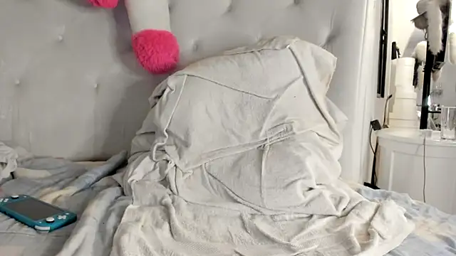 Snapshot of Burlesque_XlX chatting on 12, 9, 2025 Burlesque XlX online show from 12, 9, 2025