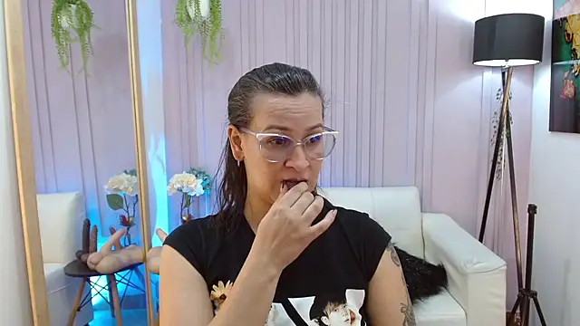 Snapshot of Britney_taylor_ chatting on 30, 12, 2024 Britney taylor online show from 30, 12, 2024