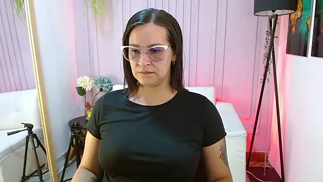 Snapshot of Britney_taylor_ chatting on 21, 1, 2025 Britney taylor online show from 21, 1, 2025