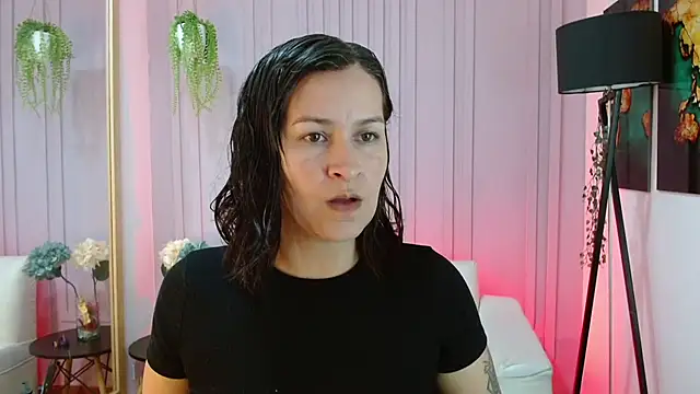 Snapshot of Britney_taylor_ chatting on 5, 2, 2025 Britney taylor online show from 5, 2, 2025