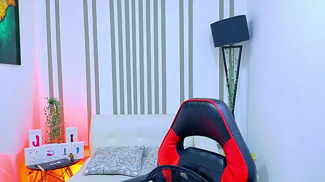 Britney taylor  online show from 4, 12, 2025