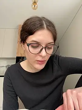 little belucci online show from 5, 2, 2025