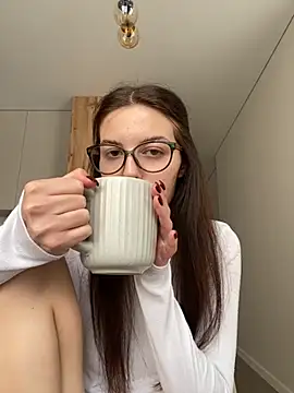 little belucci online show from 13, 10, 2025