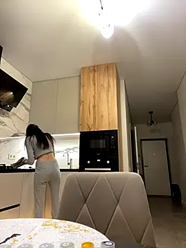 little belucci online show from 28, 11, 2025