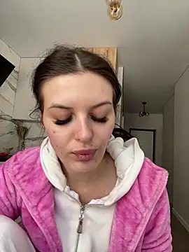 Snapshot of little_belucci chatting on 9, 2, 2026 little belucci online show from 9, 2, 2026