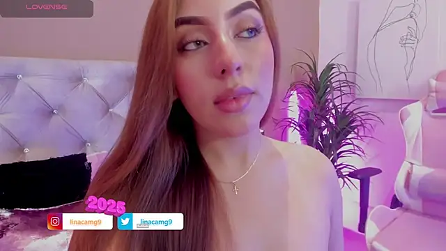 Snapshot of MaddyyLennon chatting on 17, 1, 2025 MaddyyLennon online show from 17, 1, 2025
