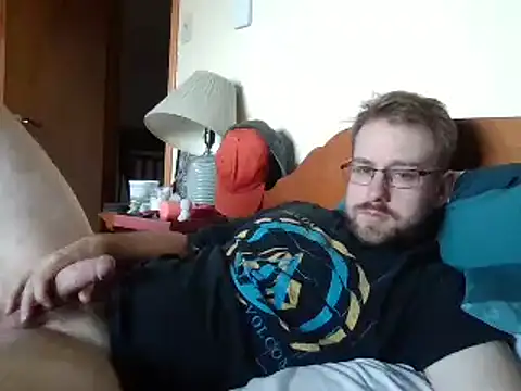 Snapshot of shyv13 chatting on 4, 10, 2025 shyv13 online show from 4, 10, 2025