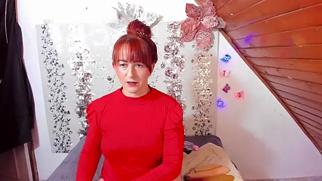 Hannaa32 online show from 8, 12, 2024