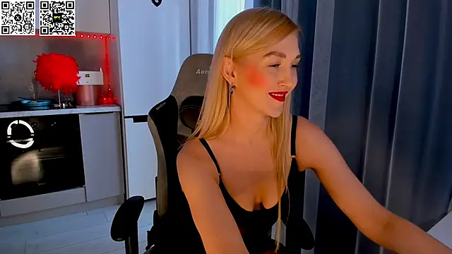Snapshot of HotyPlays chatting on 22, 2, 2025 HotyPlays online show from 22, 2, 2025