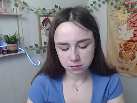 VeryVeryVeryShy  online show from 28, 4, 2026