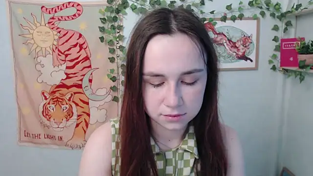 Snapshot of VeryVeryVeryShy_ chatting on 2, 6, 2026 VeryVeryVeryShy online show from 2, 6, 2026