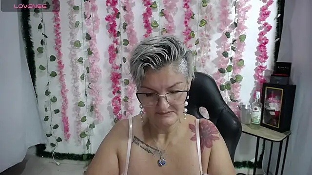 bety-cum2 online show from 14, 2, 2025