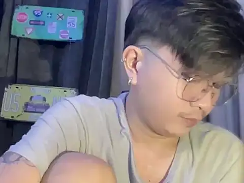 Snapshot of Sexy_Handsome_Drex chatting on 9, 3, 2026 Sexy Handsome Drex online show from 9, 3, 2026