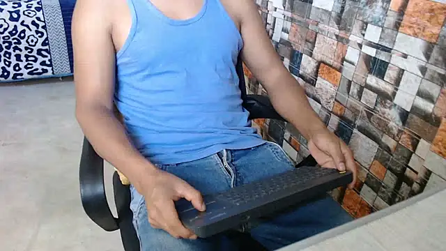 Snapshot of sexatlexx chatting on 5, 4, 2026 sexatlexx online show from 5, 4, 2026