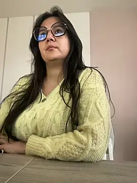 SWEETLILY18 online show from 17, 12, 2024