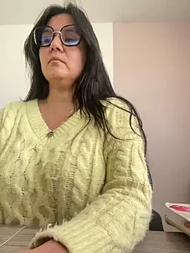 SWEETLILY18 online show from 17, 12, 2024